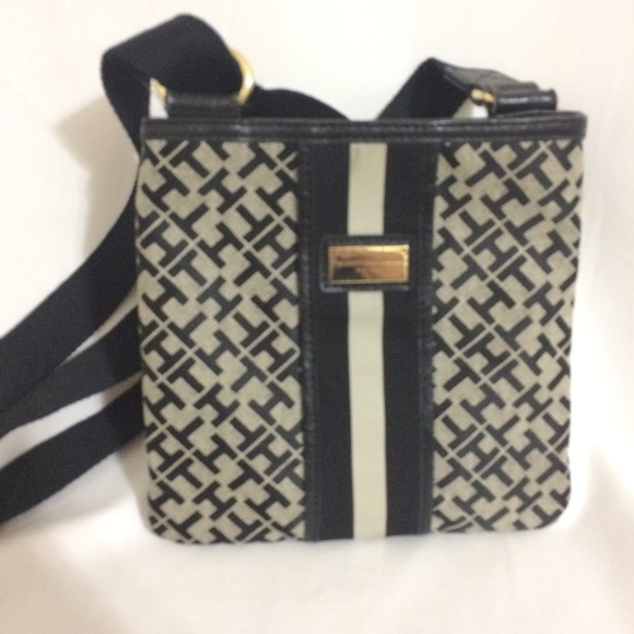 Tommy Hilfiger Small Crossbody - Picture 2 of 4